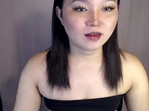 Eyes-on-me online show from 3, 12, 2025