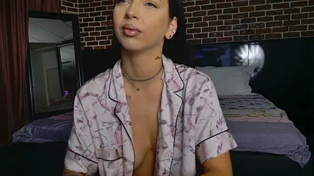 MeganSin  online show from 5, 10, 2025