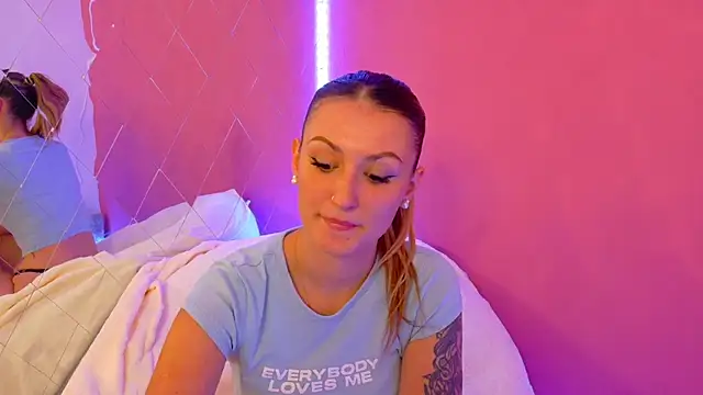 Anaayss  online show from 2, 10, 2025