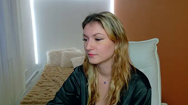 Anaayss  online show from 2, 2, 2026