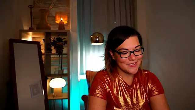 Snapshot of mrs_fllowerr chatting on 2, 10, 2025 mrs fllowerr online show from 2, 10, 2025