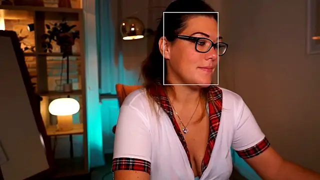 Snapshot of mrs_fllowerr chatting on 7, 10, 2025 mrs fllowerr online show from 7, 10, 2025