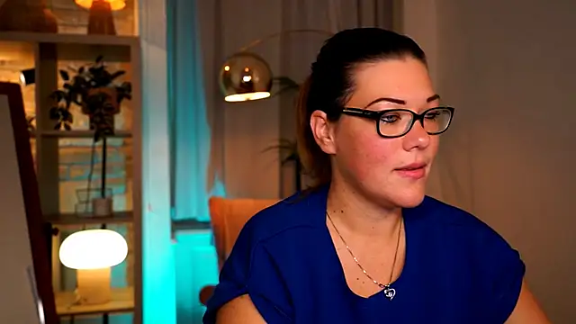 Snapshot of mrs_fllowerr chatting on 8, 10, 2025 mrs fllowerr online show from 8, 10, 2025