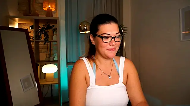 Snapshot of mrs_fllowerr chatting on 13, 10, 2025 mrs fllowerr online show from 13, 10, 2025