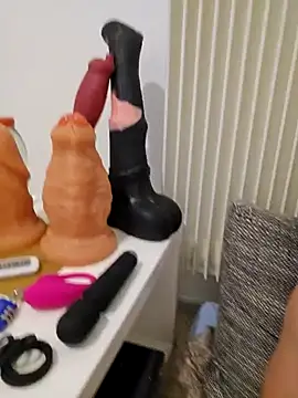 Snapshot of Chrisou73 chatting on 15, 2, 2026 Chrisou73 online show from 15, 2, 2026