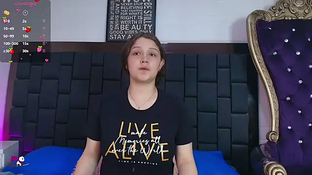 Krystal Heartss online show from 17, 10, 2025