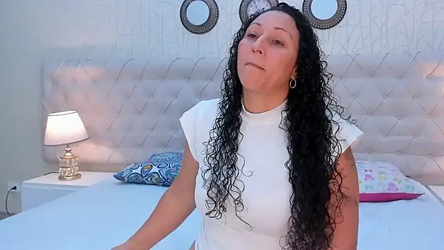 VaniaRose online show from 22, 11, 2025