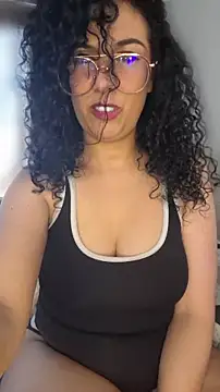 Snapshot of LondonHilton chatting on 23, 2, 2026 LondonHilton online show from 23, 2, 2026