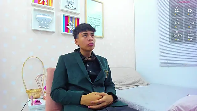 Snapshot of Willow_Pearl chatting on 5, 12, 2025 Willow Pearl online show from 5, 12, 2025