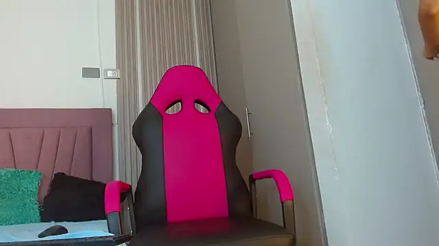 meli peach1 online show from 21, 10, 2025