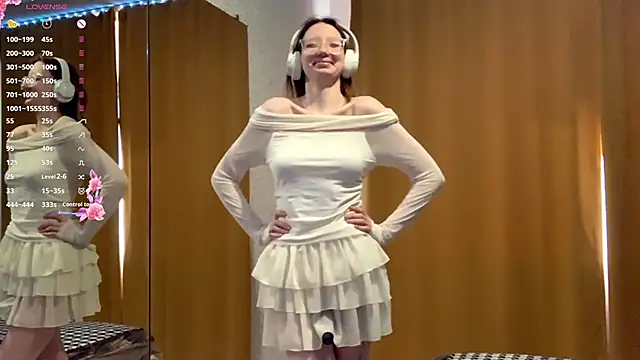 KrystinFunches online show from 4, 10, 2025