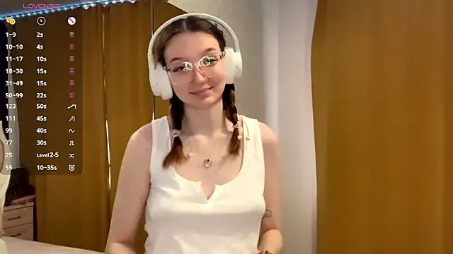 KrystinFunches online show from 21, 10, 2025