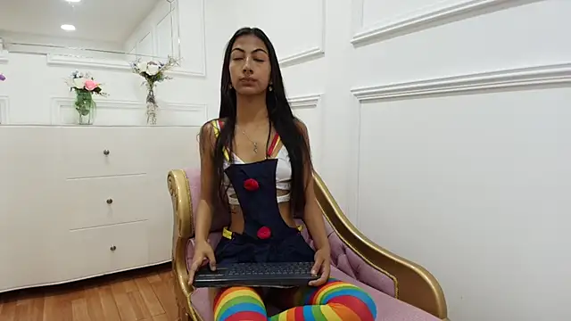  marianagarcia  online show from 13, 10, 2025