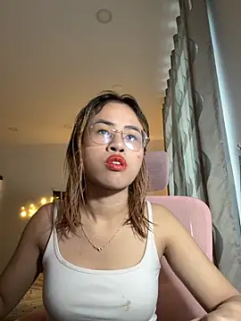 Snapshot of EllieYoon chatting on 30, 11, 2025 EllieYoon online show from 30, 11, 2025