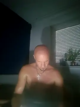 Snapshot of RealZgb21 chatting on 28, 9, 2025 RealZgb21 online show from 28, 9, 2025