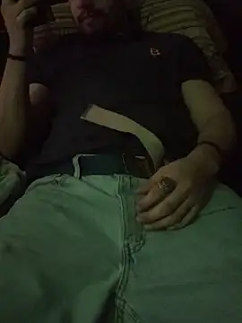 Snapshot of wwolfxxx chatting on 4, 10, 2025 wwolfxxx online show from 4, 10, 2025