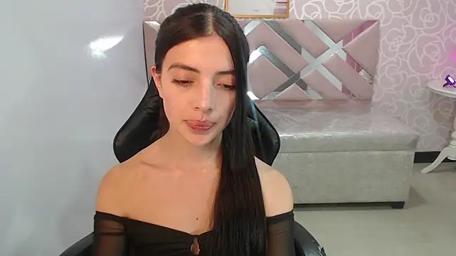 Snapshot of cynthia_ch chatting on 7, 10, 2025 cynthia ch online show from 7, 10, 2025