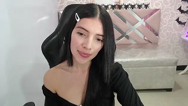 Snapshot of cynthia_ch chatting on 28, 10, 2025 cynthia ch online show from 28, 10, 2025