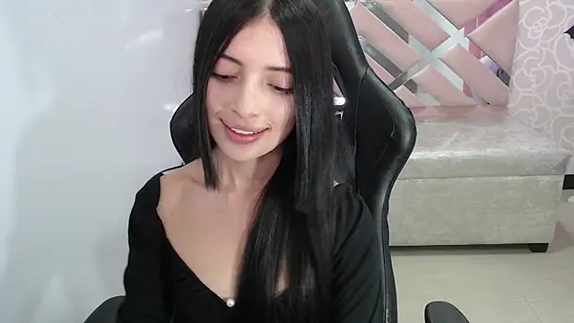 Snapshot of cynthia_ch chatting on 30, 10, 2025 cynthia ch online show from 30, 10, 2025