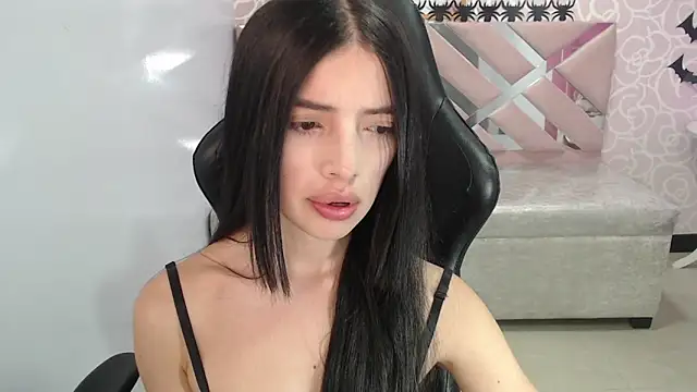 Snapshot of cynthia_ch chatting on 2, 11, 2025 cynthia ch online show from 2, 11, 2025