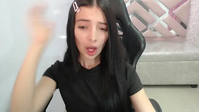 Snapshot of cynthia_ch chatting on 9, 11, 2025 cynthia ch online show from 9, 11, 2025