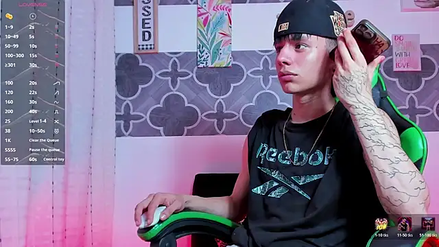 Snapshot of Skinny_batman chatting on 20, 12, 2025 Skinny batman online show from 20, 12, 2025