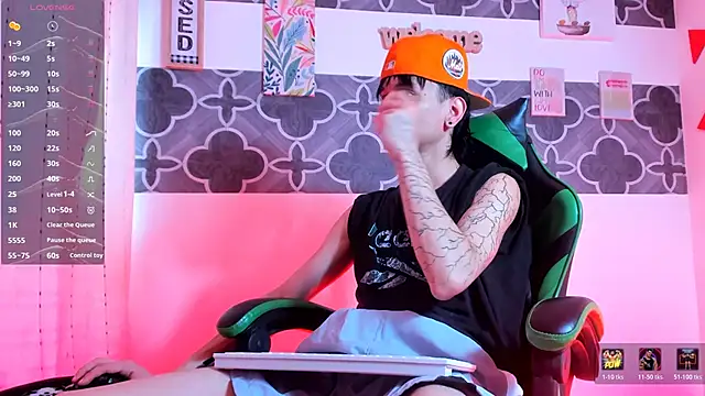 Snapshot of Skinny_batman chatting on 8, 1, 2026 Skinny batman online show from 8, 1, 2026