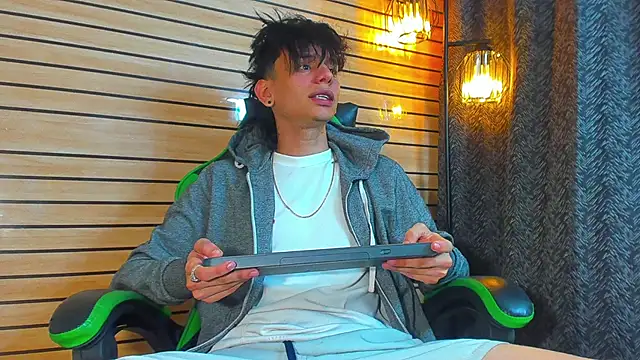 Skinny batman online show from 26, 4, 2026