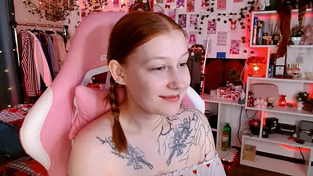 Ayla Hicks online show from 16, 12, 2025