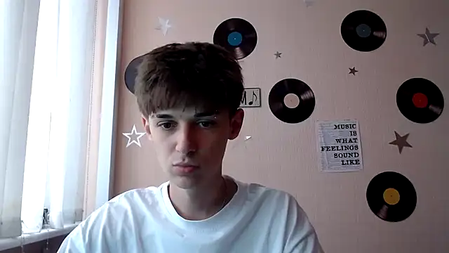 Hoot Dude  online show from 2, 10, 2025