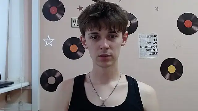 Hoot Dude  online show from 9, 10, 2025