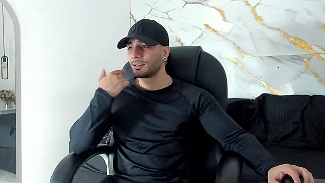 Snapshot of Miike_Stone1 chatting on 24, 10, 2025 Miike Stone1 online show from 24, 10, 2025