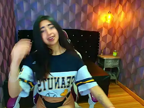 Nanisshawna online show from 5, 11, 2025