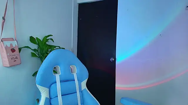 Hinata 21  online show from 24, 10, 2025