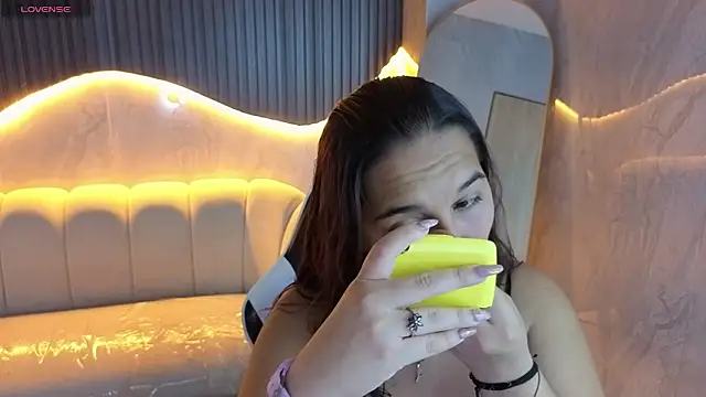 Snapshot of Saraah_Tx chatting on 22, 11, 2025 Saraah Tx online show from 22, 11, 2025