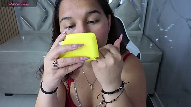 Snapshot of Saraah_Tx chatting on 2, 12, 2025 Saraah Tx online show from 2, 12, 2025