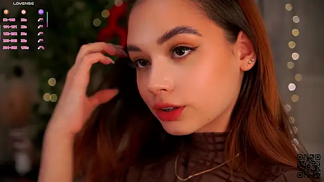 Snapshot of LunaraRada chatting on 12, 5, 2026 LunaraRada online show from 12, 5, 2026
