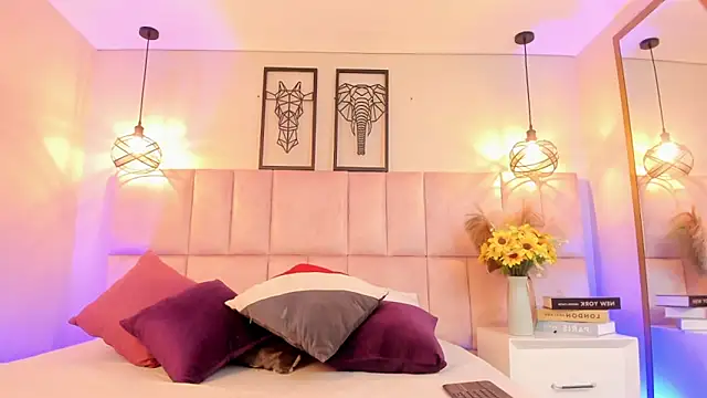 Snapshot of Charlotte_hall_ chatting on 15, 11, 2025 Charlotte hall online show from 15, 11, 2025