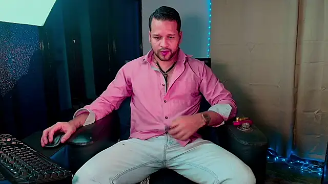 LucasGaeel online show from 14, 12, 2025