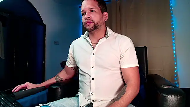 LucasGaeel online show from 2, 2, 2026