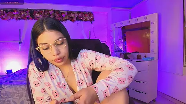 kloe28 online show from 23, 12, 2025