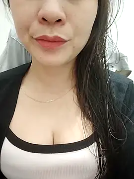 Snapshot of Girl_Shy2000 chatting on 12, 11, 2025 Girl Shy2000 online show from 12, 11, 2025