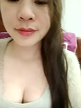 Snapshot of Girl_Shy2000 chatting on 2, 12, 2025 Girl Shy2000 online show from 2, 12, 2025