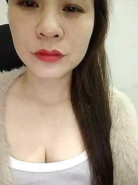 Girl Shy2000 online show from 4, 12, 2025