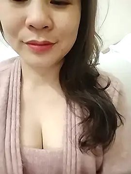 Girl Shy2000 online show from 8, 2, 2026