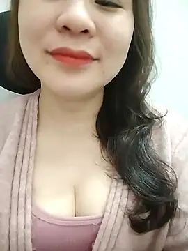 Girl Shy2000 online show from 10, 2, 2026