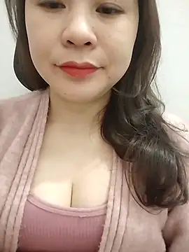 Girl Shy2000 online show from 15, 2, 2026