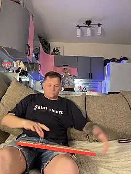 Crystal Neko online show from 15, 4, 2026