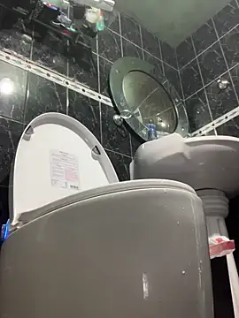 Moisesjrtapia online show from 12, 4, 2026