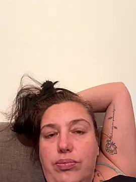 Snapshot of Eleanorxx chatting on 1, 10, 2025 Eleanorxx online show from 1, 10, 2025